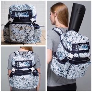 Lululemon Traveling Yogini Rucksack Star Crushed